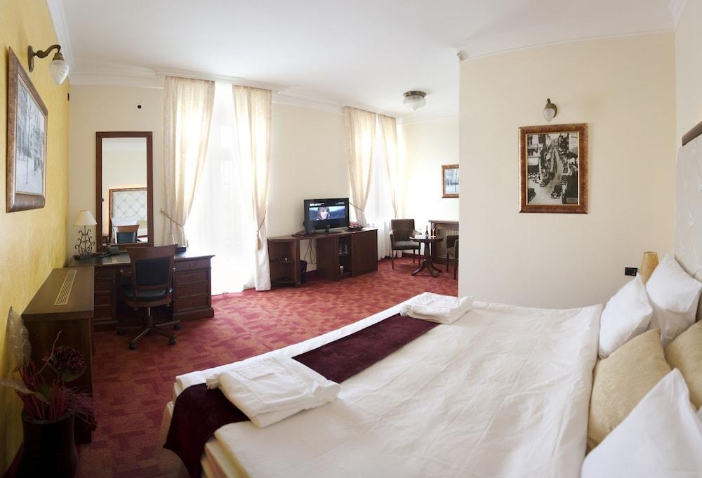 Manjez Centar Hotel เบลเกรด ภายนอก รูปภาพ